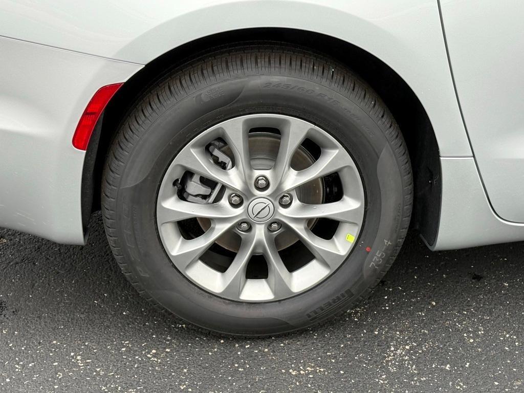 new 2026 Chrysler Pacifica car, priced at $48,777