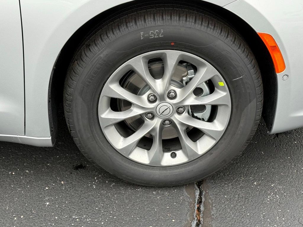 new 2026 Chrysler Pacifica car, priced at $48,777