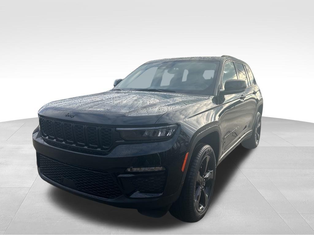 new 2025 Jeep Grand Cherokee car, priced at $50,035