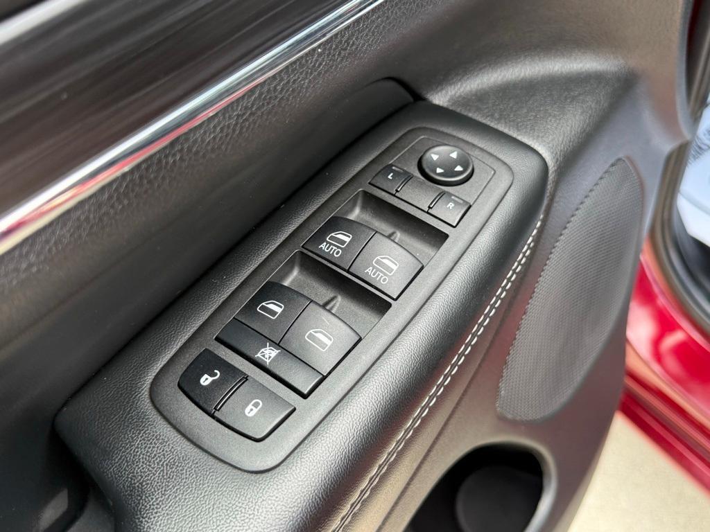 used 2021 Jeep Grand Cherokee car, priced at $29,865