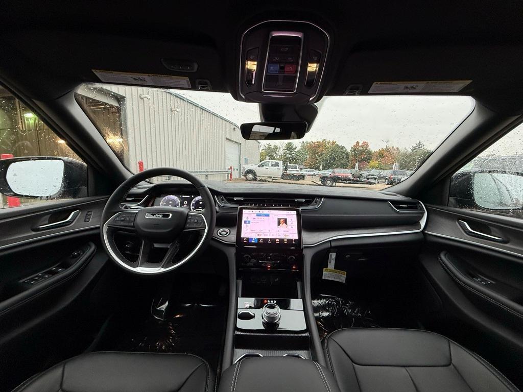 new 2025 Jeep Grand Cherokee car, priced at $46,757