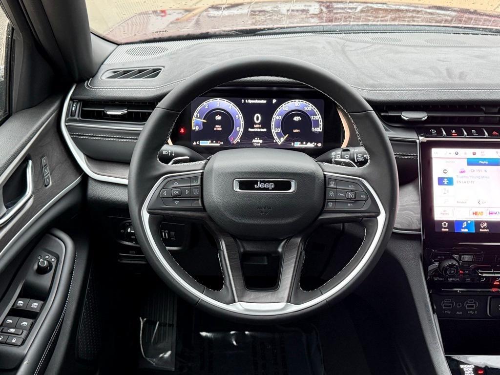 new 2025 Jeep Grand Cherokee car, priced at $46,757