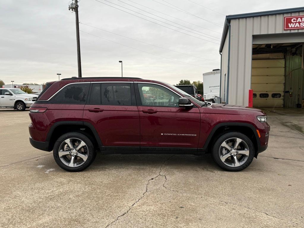 new 2025 Jeep Grand Cherokee car, priced at $46,757