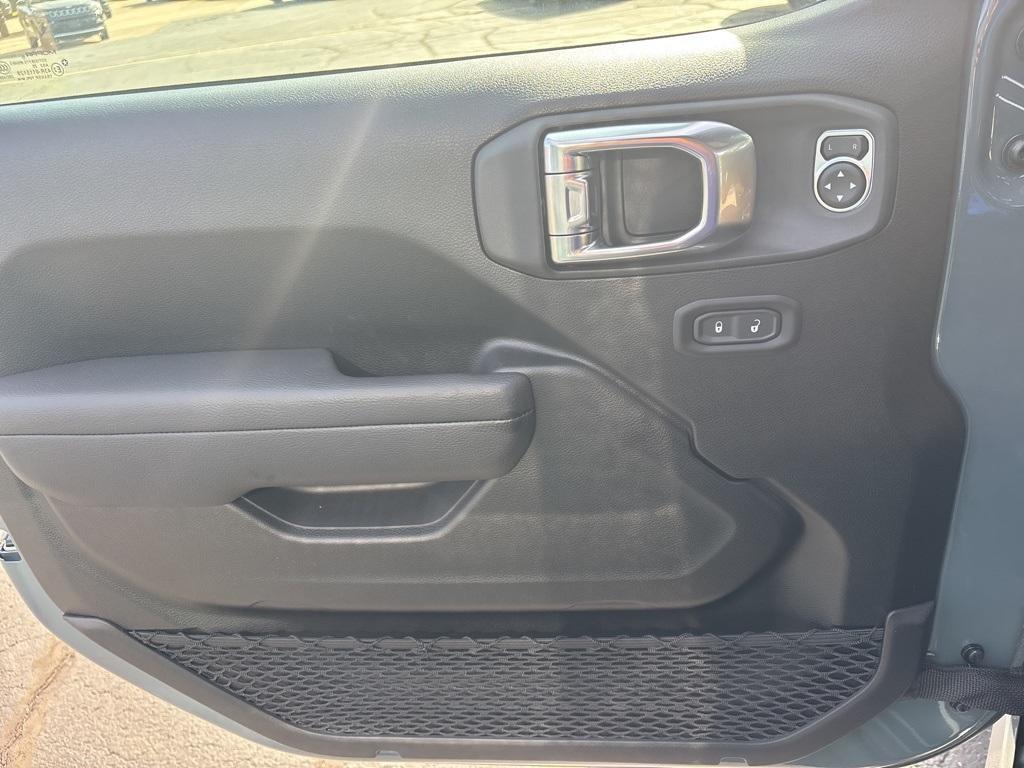new 2025 Jeep Gladiator car, priced at $48,332