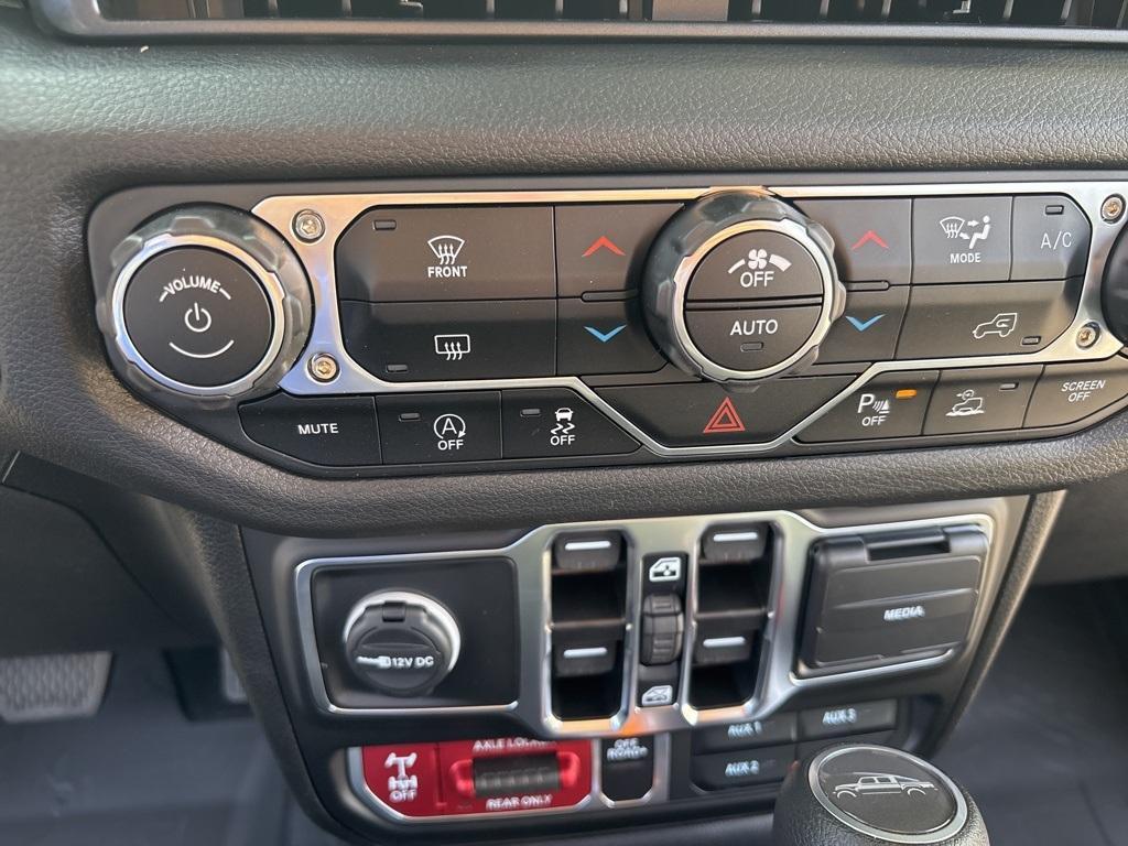 new 2025 Jeep Gladiator car, priced at $48,332