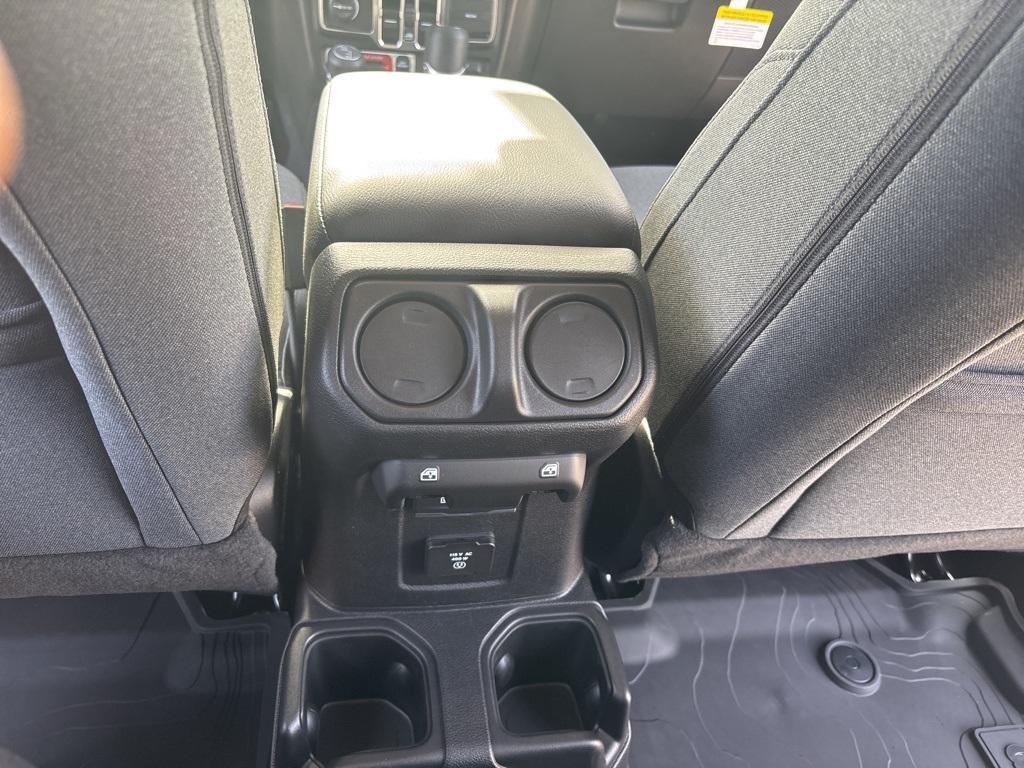 new 2025 Jeep Gladiator car, priced at $48,332