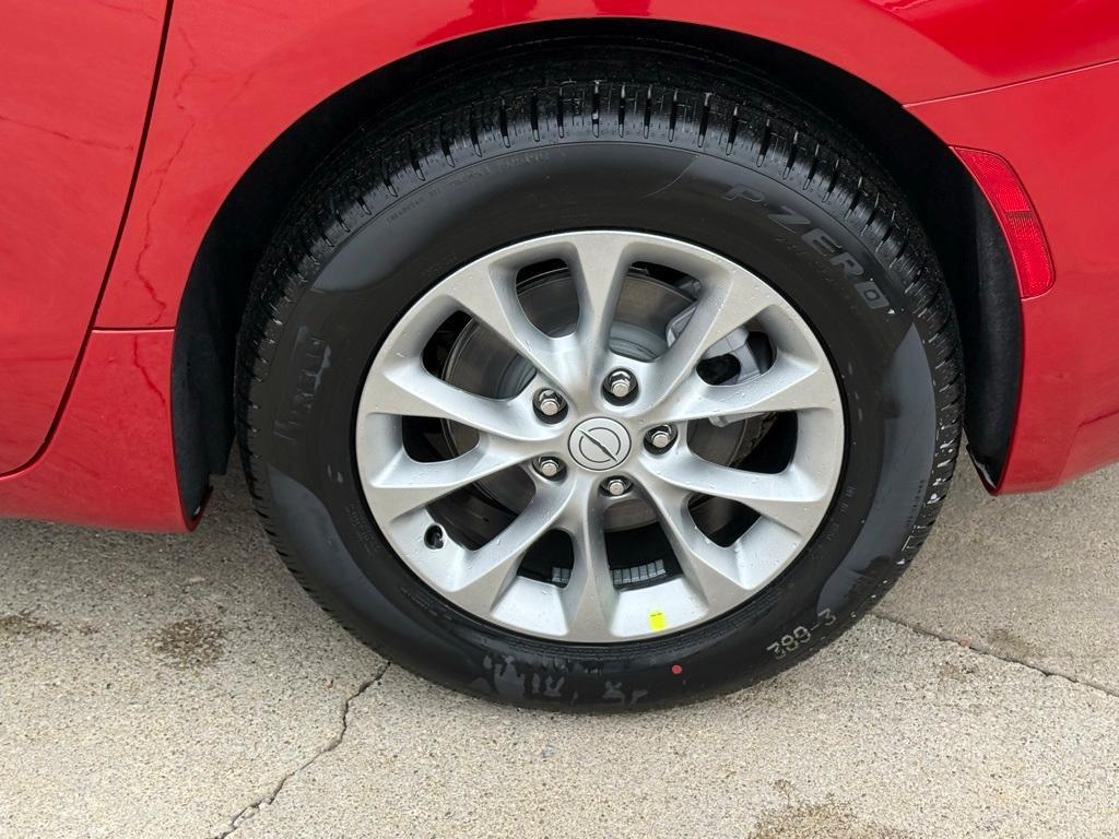 new 2026 Chrysler Pacifica car, priced at $47,777