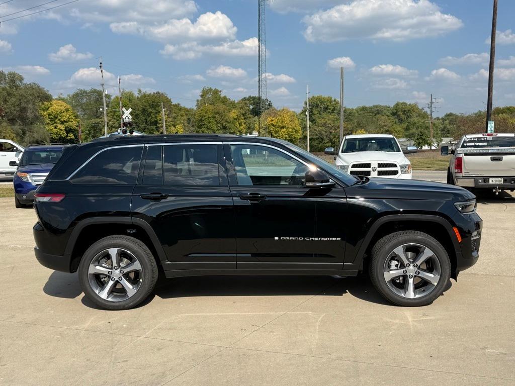 new 2025 Jeep Grand Cherokee car, priced at $47,870
