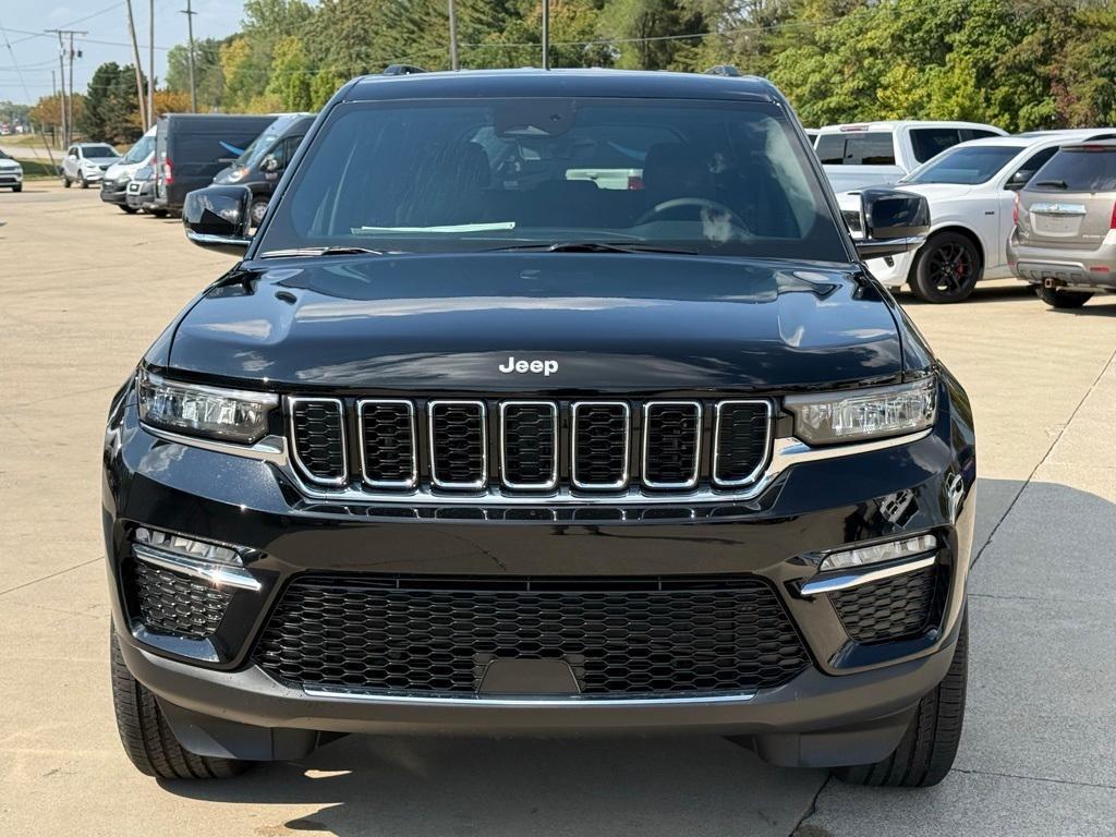 new 2025 Jeep Grand Cherokee car, priced at $47,870