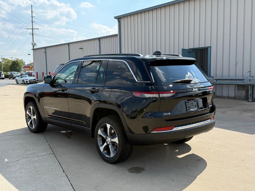 new 2025 Jeep Grand Cherokee car, priced at $47,870