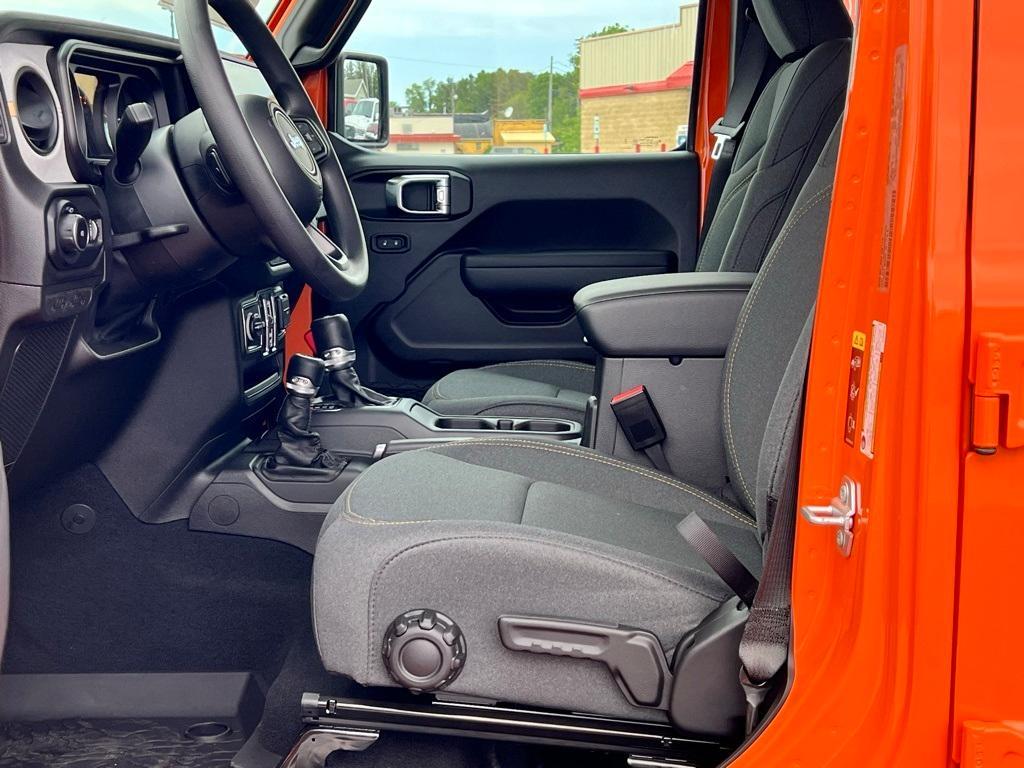 new 2025 Jeep Wrangler car, priced at $41,835
