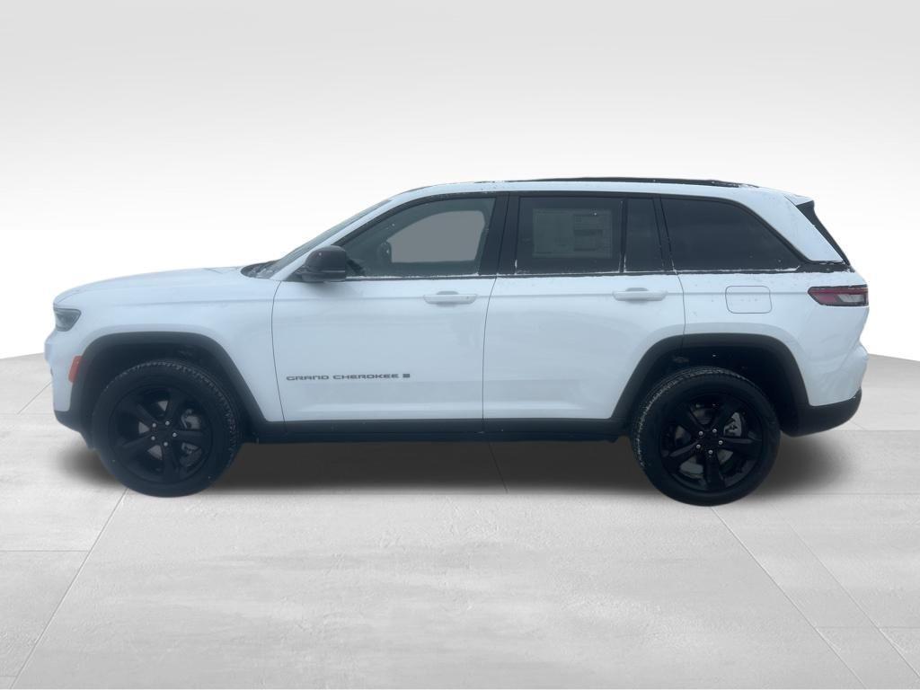 new 2025 Jeep Grand Cherokee car, priced at $49,440