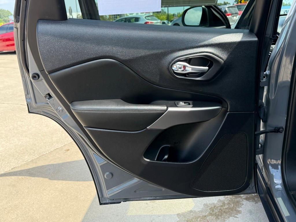 used 2021 Jeep Cherokee car, priced at $24,265