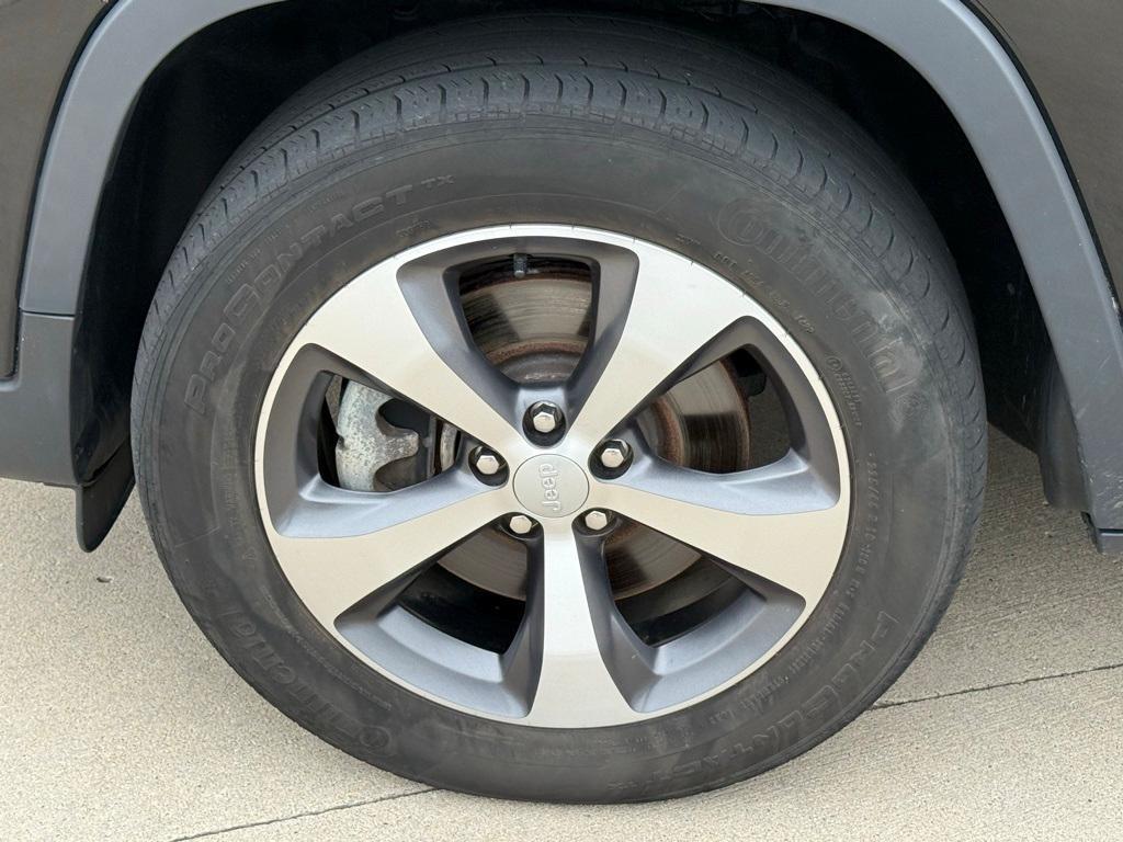 used 2022 Jeep Cherokee car, priced at $26,650