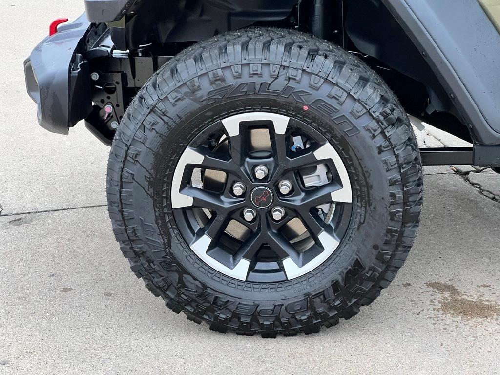 new 2025 Jeep Gladiator car, priced at $55,760