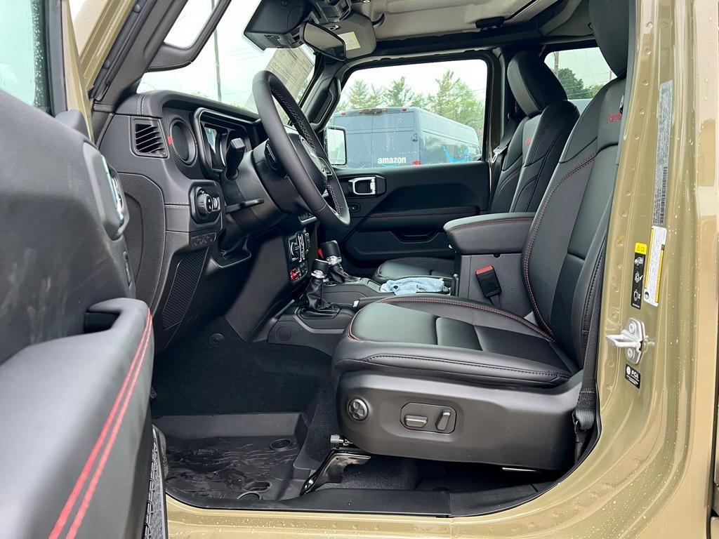 new 2025 Jeep Gladiator car, priced at $55,760