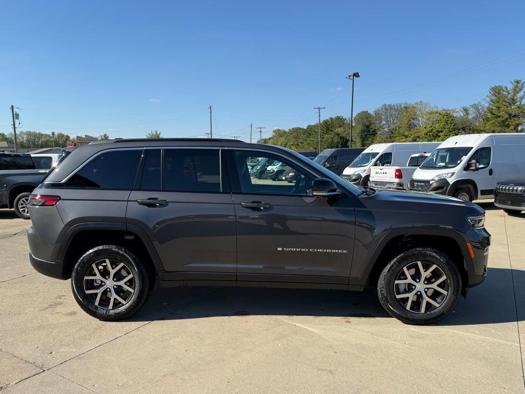 new 2025 Jeep Grand Cherokee car, priced at $44,451