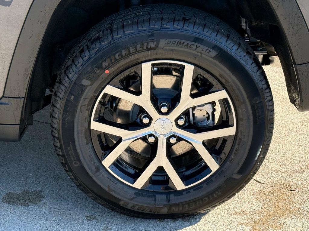 new 2025 Jeep Grand Cherokee car, priced at $44,451