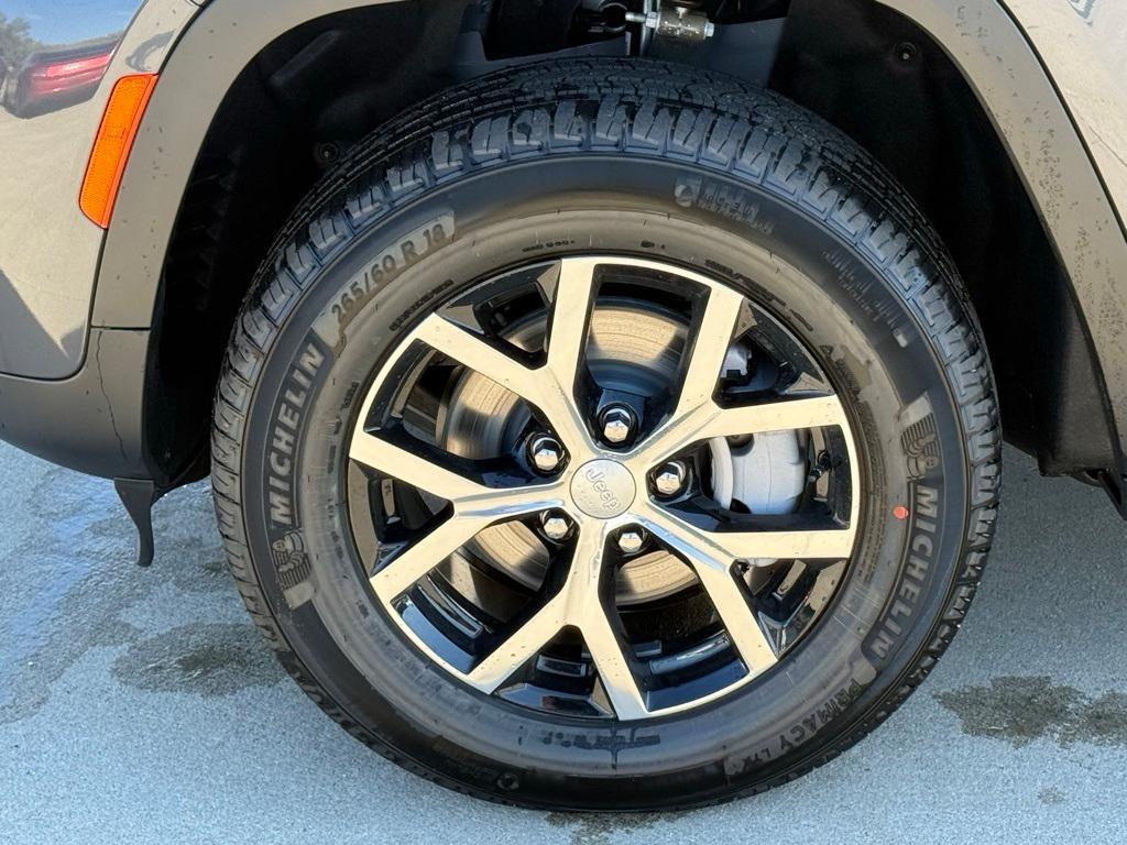 new 2025 Jeep Grand Cherokee car, priced at $44,451