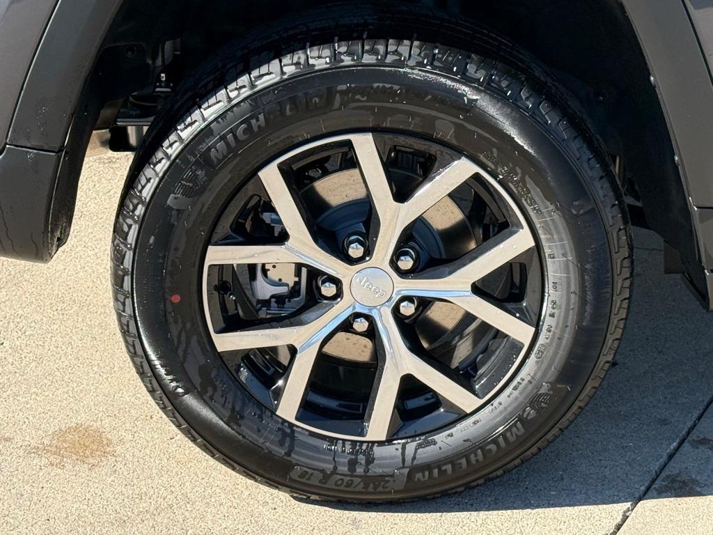 new 2025 Jeep Grand Cherokee car, priced at $44,451