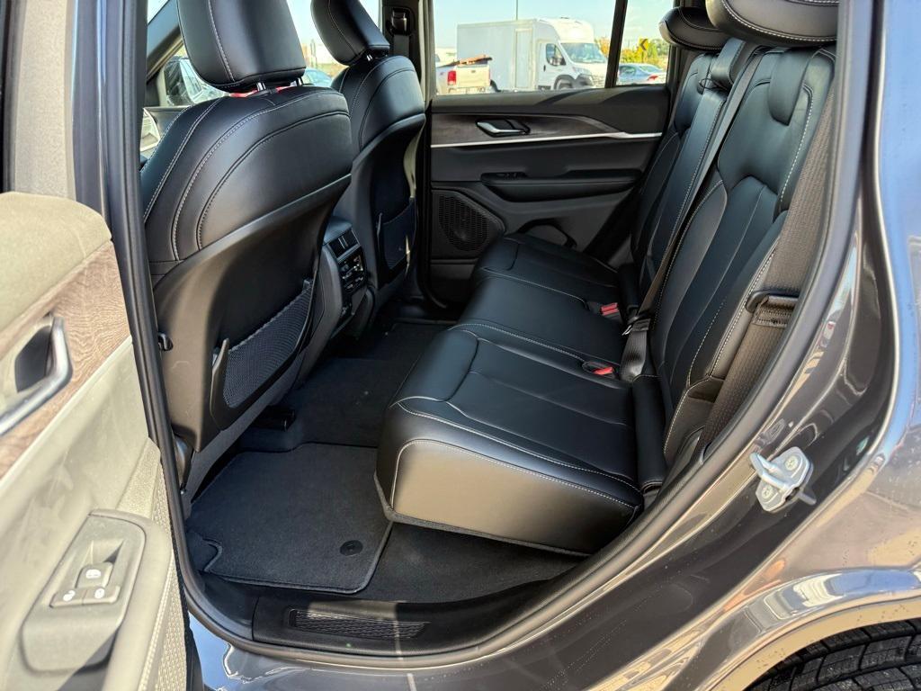 new 2025 Jeep Grand Cherokee car, priced at $44,451