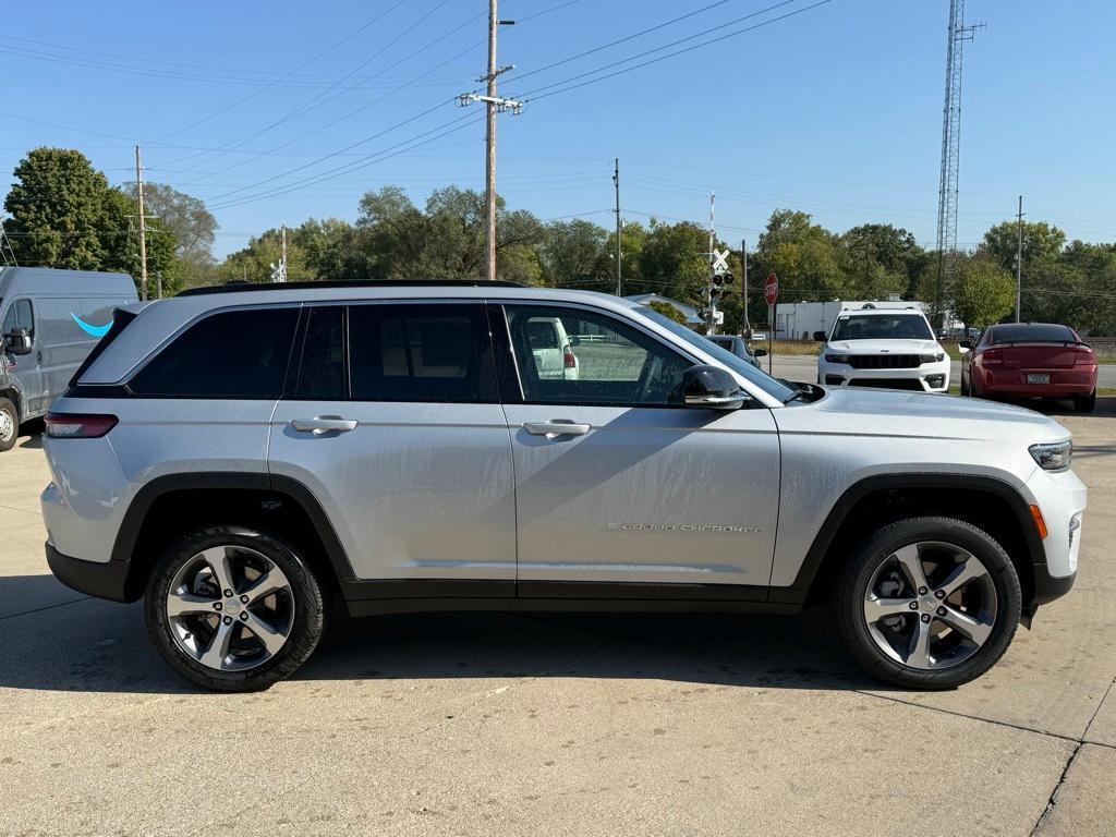 new 2025 Jeep Grand Cherokee car, priced at $47,870