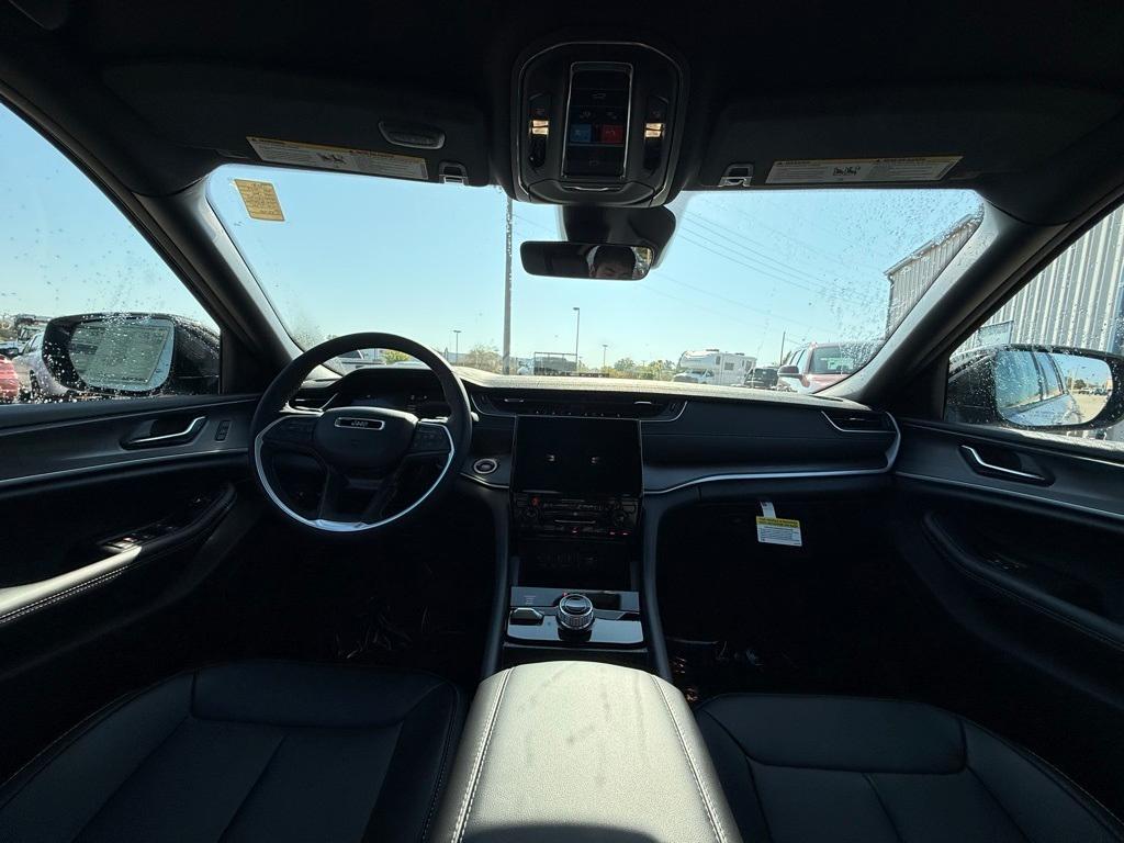new 2025 Jeep Grand Cherokee car, priced at $47,870