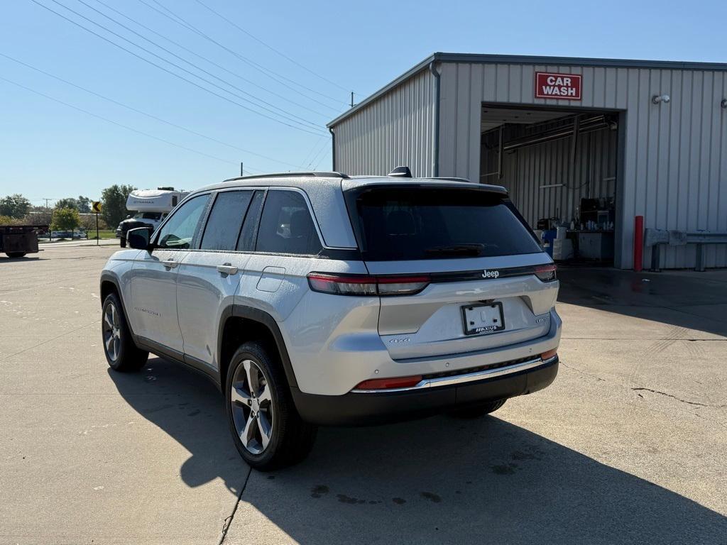 new 2025 Jeep Grand Cherokee car, priced at $47,870