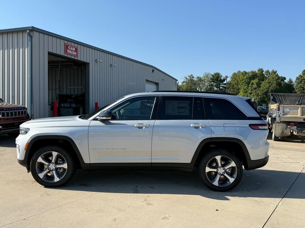 new 2025 Jeep Grand Cherokee car, priced at $47,870
