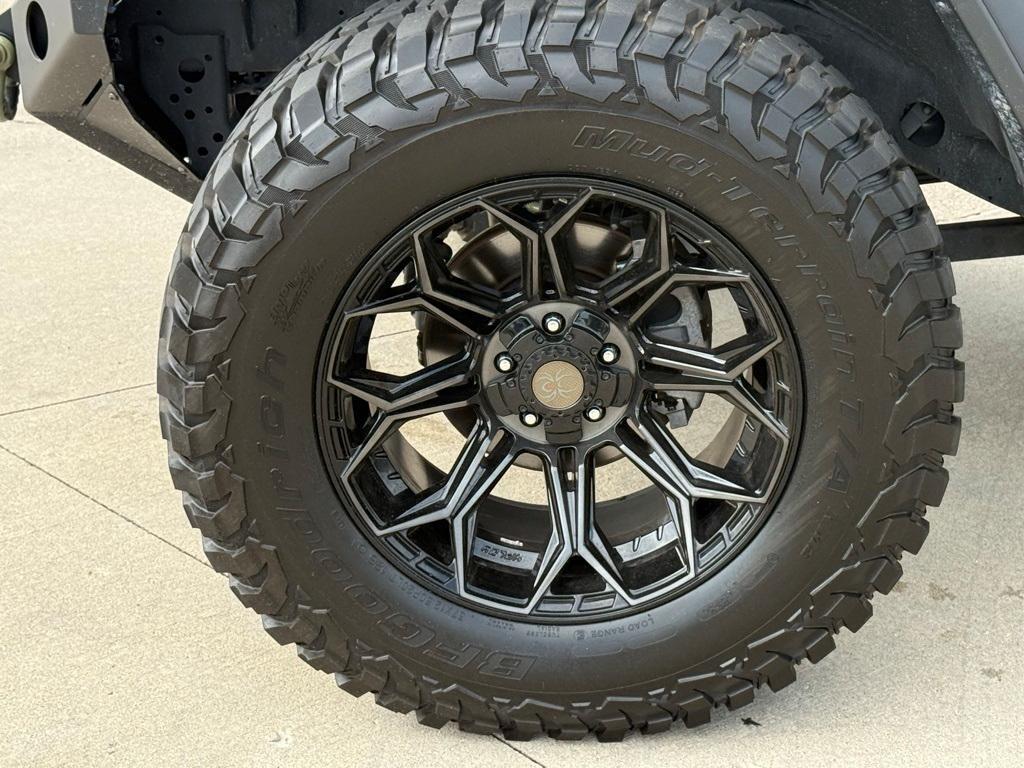 new 2025 Jeep Wrangler car, priced at $75,721