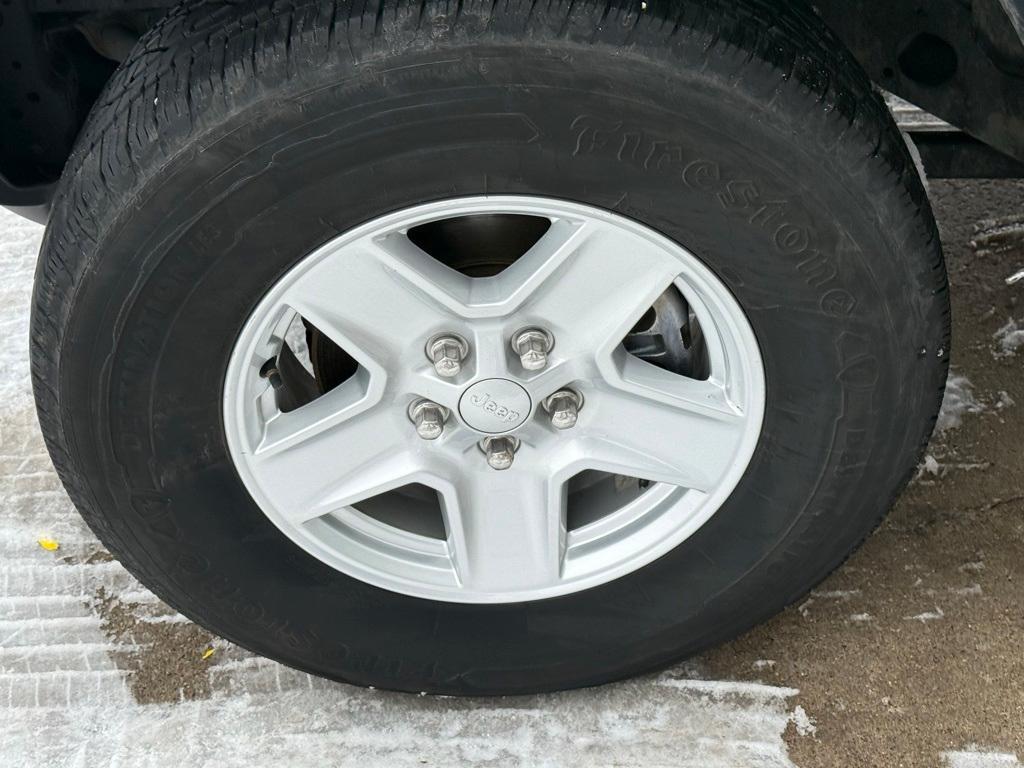 used 2021 Jeep Gladiator car, priced at $27,981