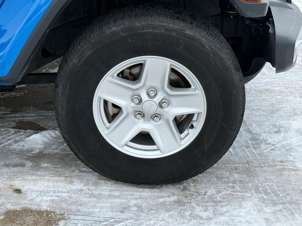 used 2021 Jeep Gladiator car, priced at $27,981