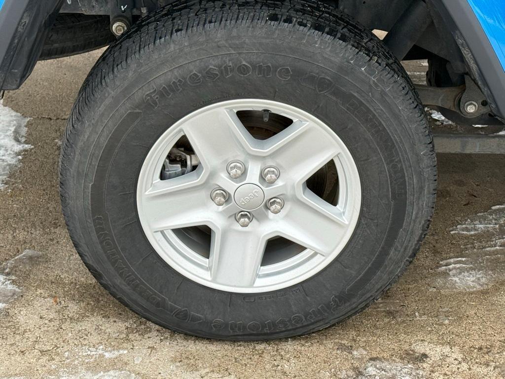 used 2021 Jeep Gladiator car, priced at $27,981