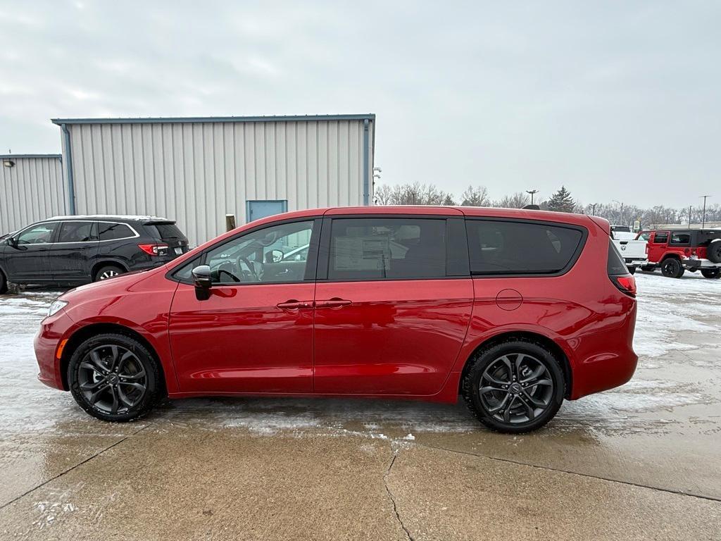 new 2026 Chrysler Pacifica car, priced at $40,767
