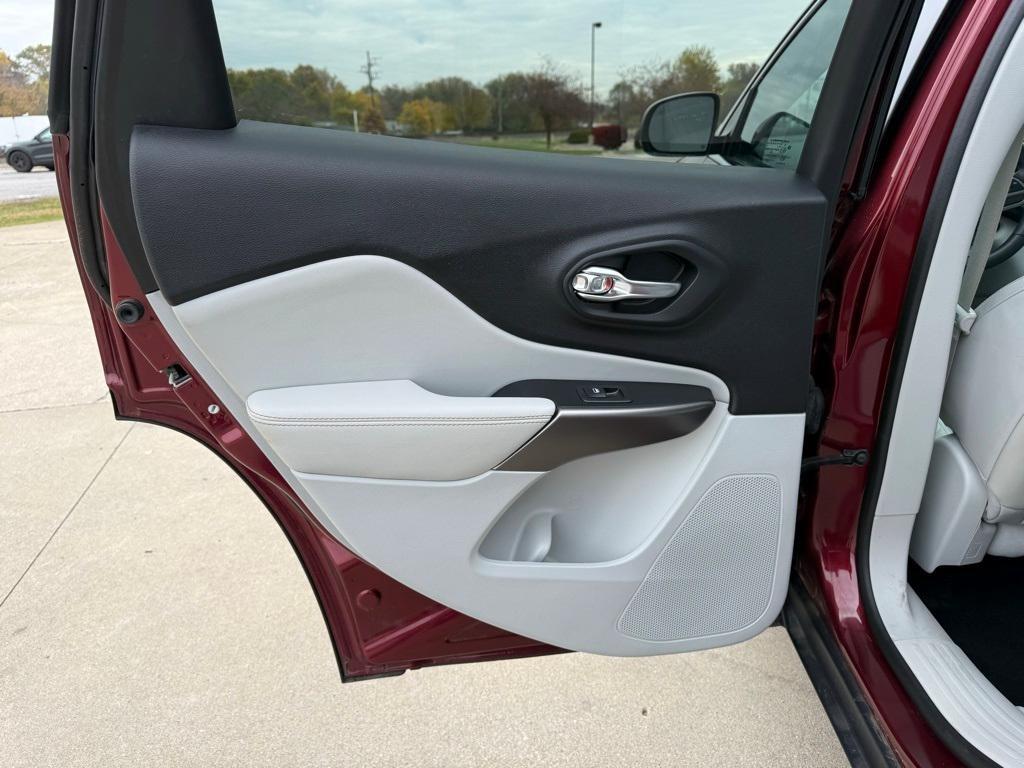 used 2020 Jeep Cherokee car, priced at $20,981