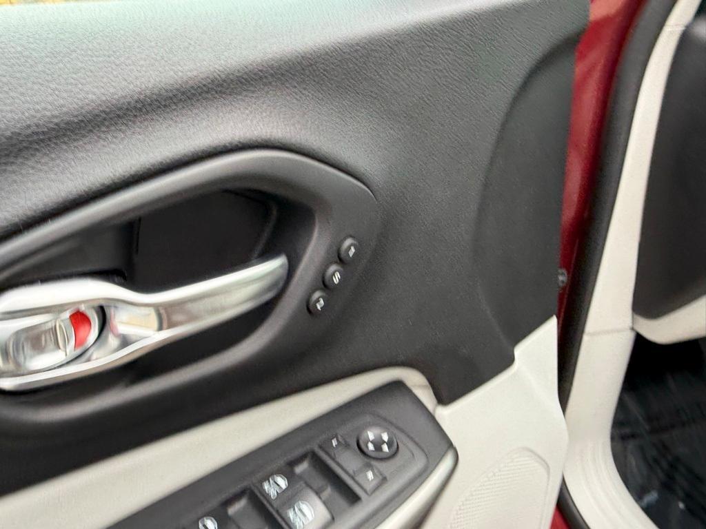 used 2020 Jeep Cherokee car, priced at $20,981