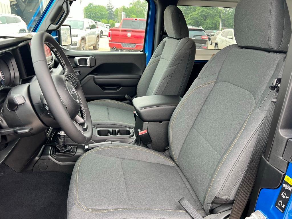 new 2025 Jeep Wrangler car