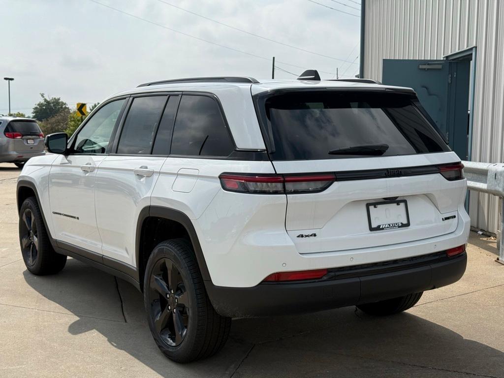 new 2025 Jeep Grand Cherokee car, priced at $42,534