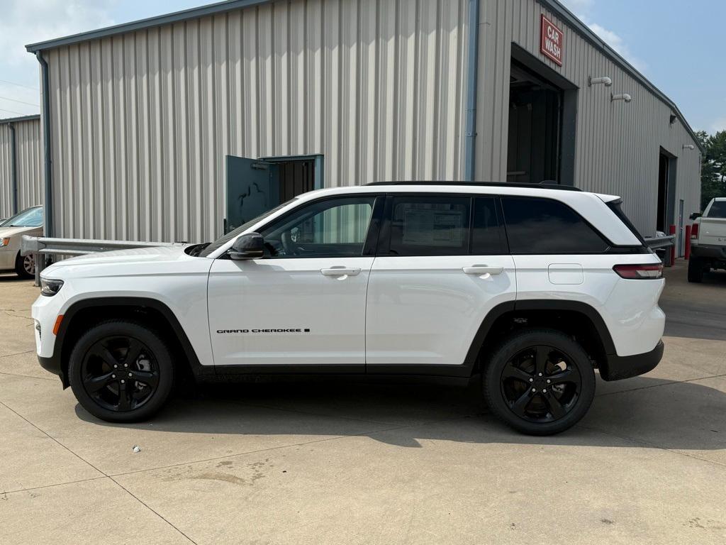 new 2025 Jeep Grand Cherokee car, priced at $42,534