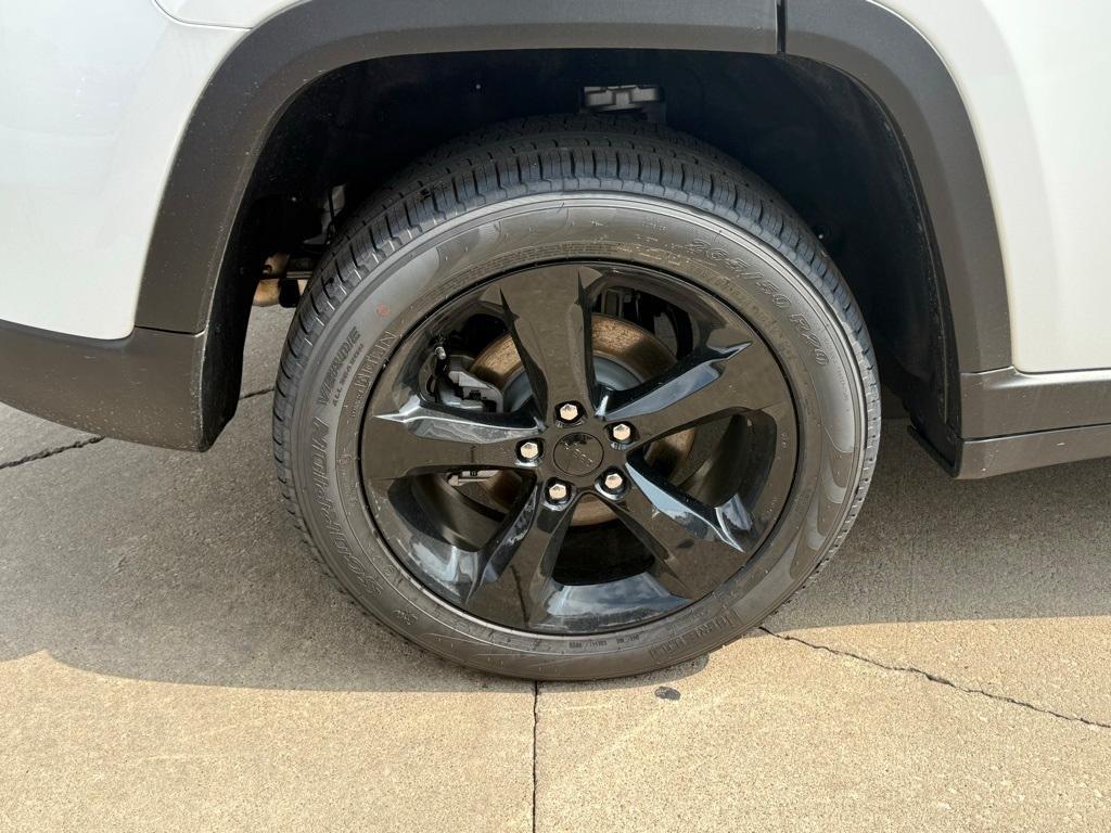 new 2025 Jeep Grand Cherokee car, priced at $42,534