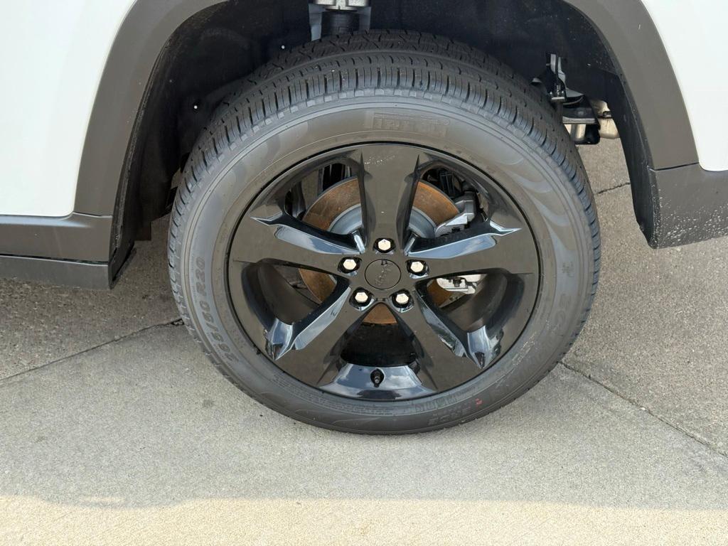new 2025 Jeep Grand Cherokee car, priced at $42,534