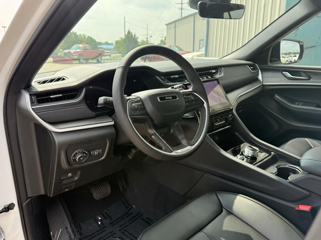 new 2025 Jeep Grand Cherokee car, priced at $42,534