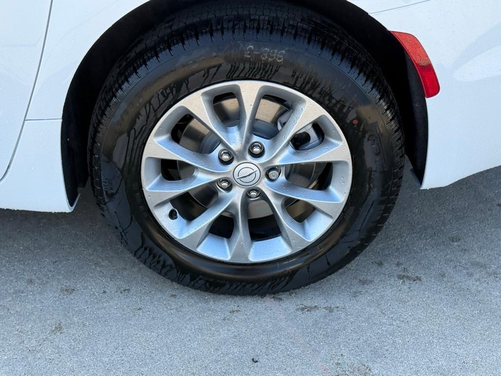 new 2026 Chrysler Pacifica car, priced at $45,184