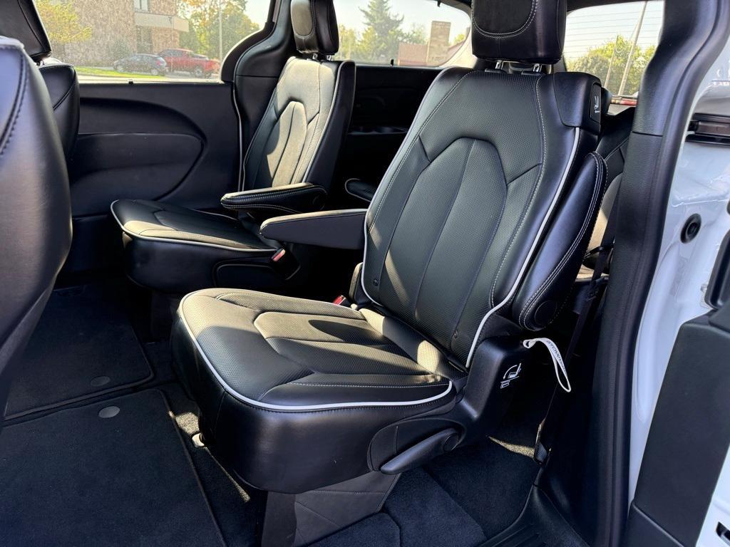 new 2025 Chrysler Pacifica car, priced at $44,482