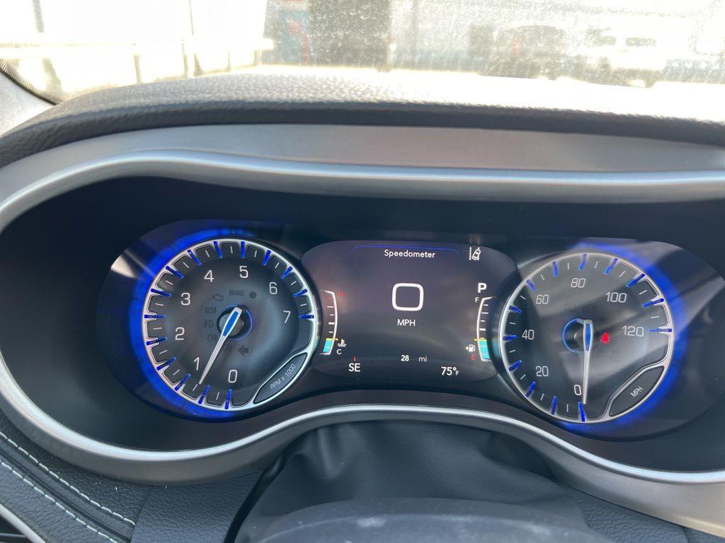new 2025 Chrysler Pacifica car, priced at $47,315