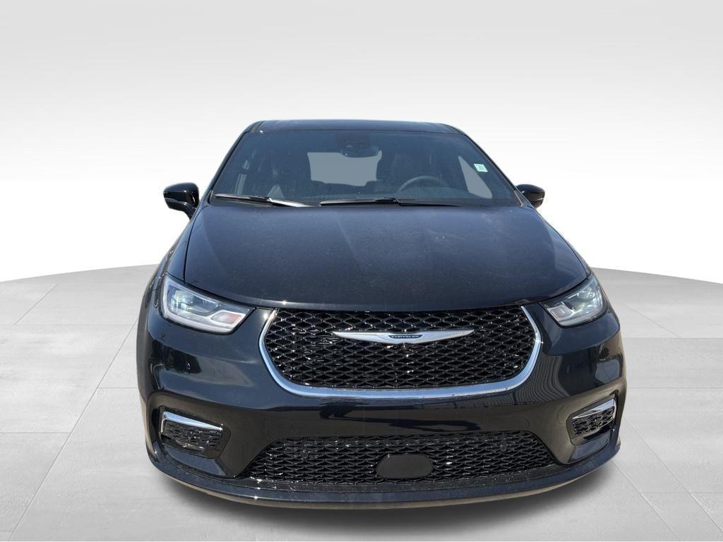 new 2025 Chrysler Pacifica car, priced at $47,315