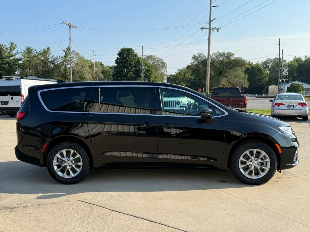 new 2025 Chrysler Pacifica car, priced at $46,803