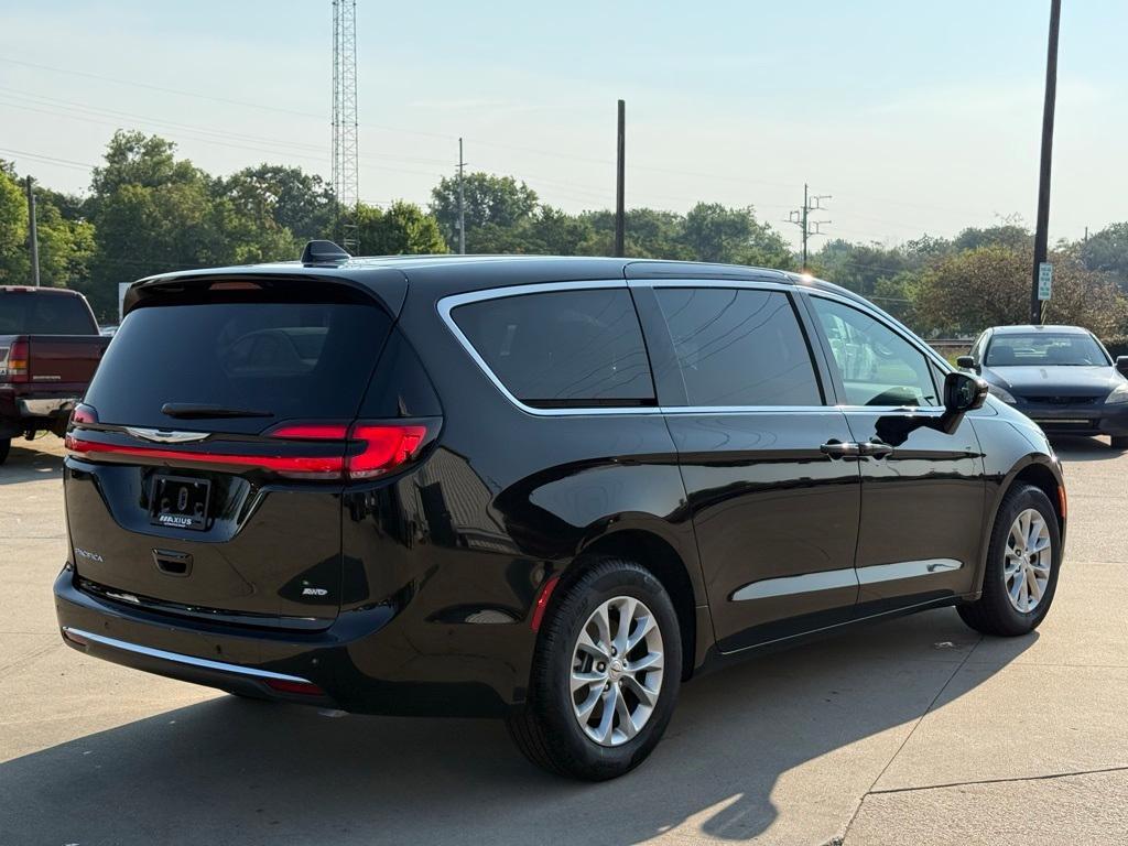 new 2025 Chrysler Pacifica car, priced at $46,803
