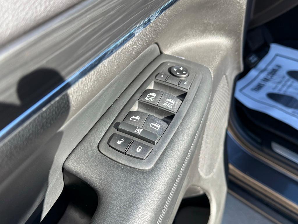 used 2020 Jeep Grand Cherokee car, priced at $22,396