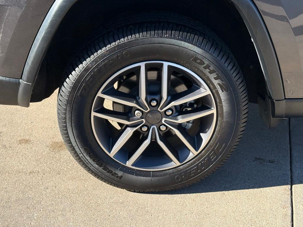used 2020 Jeep Grand Cherokee car, priced at $22,396